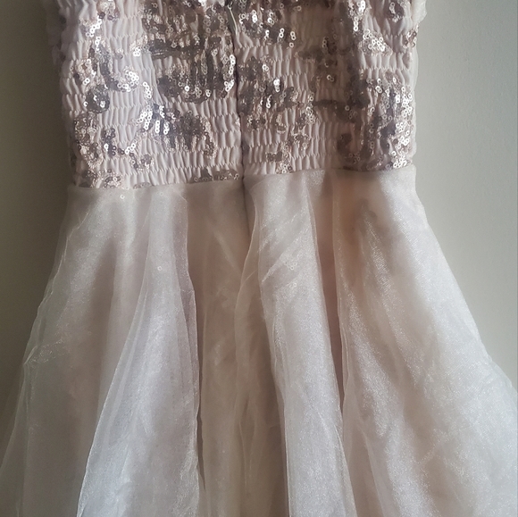 Formal Dress Gown - Picture 7 of 7